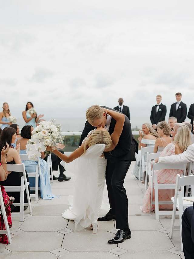 今年休赛期, 在婚礼现场 今年休赛期, 在婚礼现场