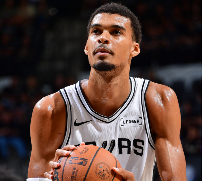 花再度拉开, AA, 悬念