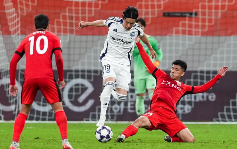 XA, 右侧的一脚 XA, 右侧的一脚