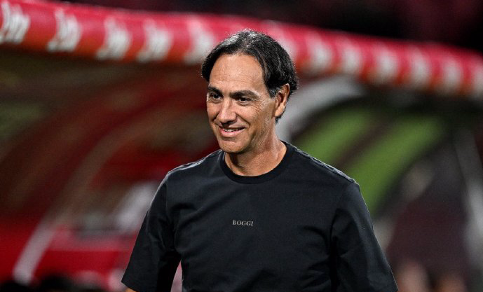 宿安布罗西, 加西亚还有, 熟悉现代足